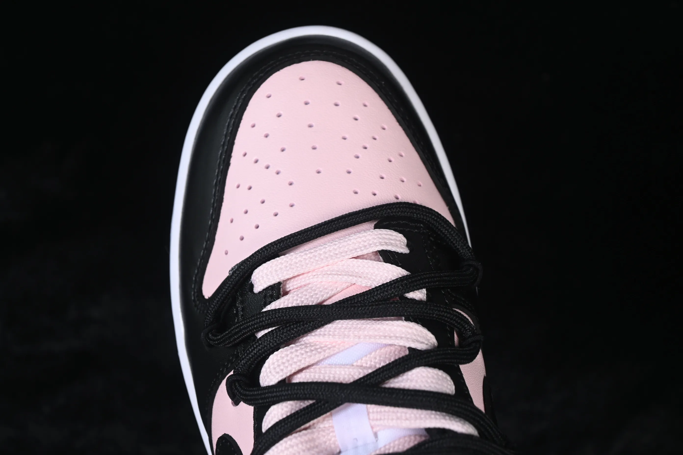 All Categories Nk SB Dunk Series Nk SB Dunk Low Low-top sneakers Nike SB Dunk Low Black Pink Straps Low-top casual sneakers CW1590-100